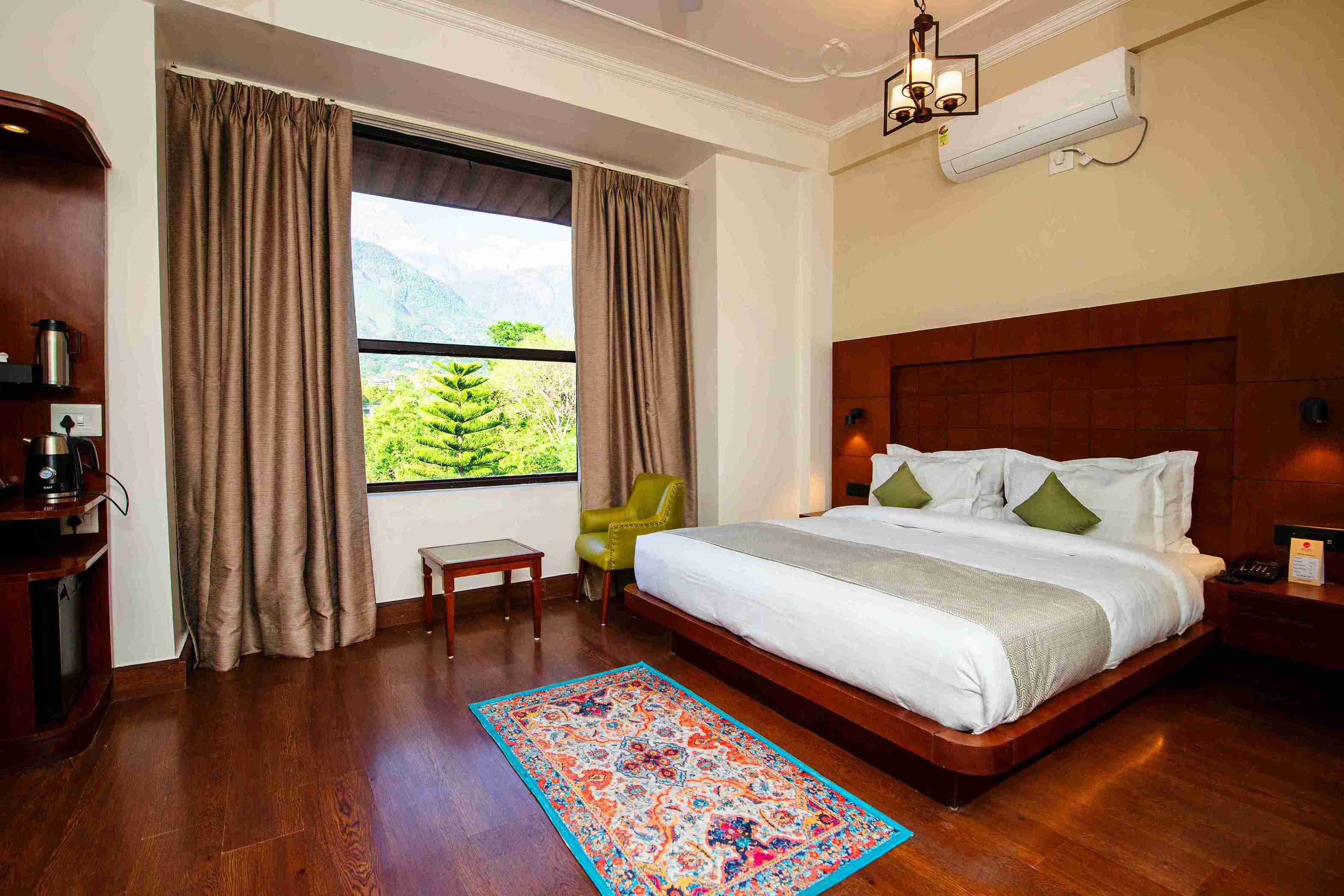 Deluxe Premium Mount View Room
